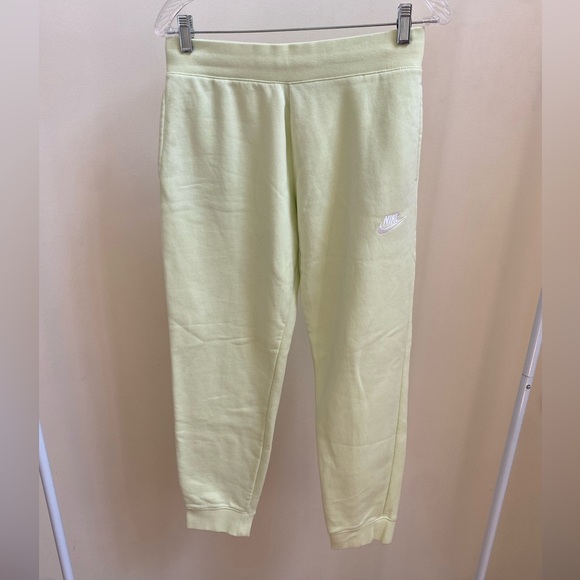 Nike Sportswear Club kids Fleece Jogger Pants Lime Ice - Picture 4 of 7
